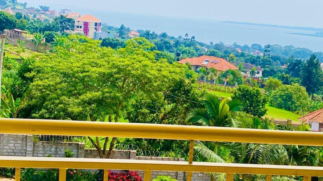 Victoria View Boutique Hotels Kigo Entebbe Zimmer foto